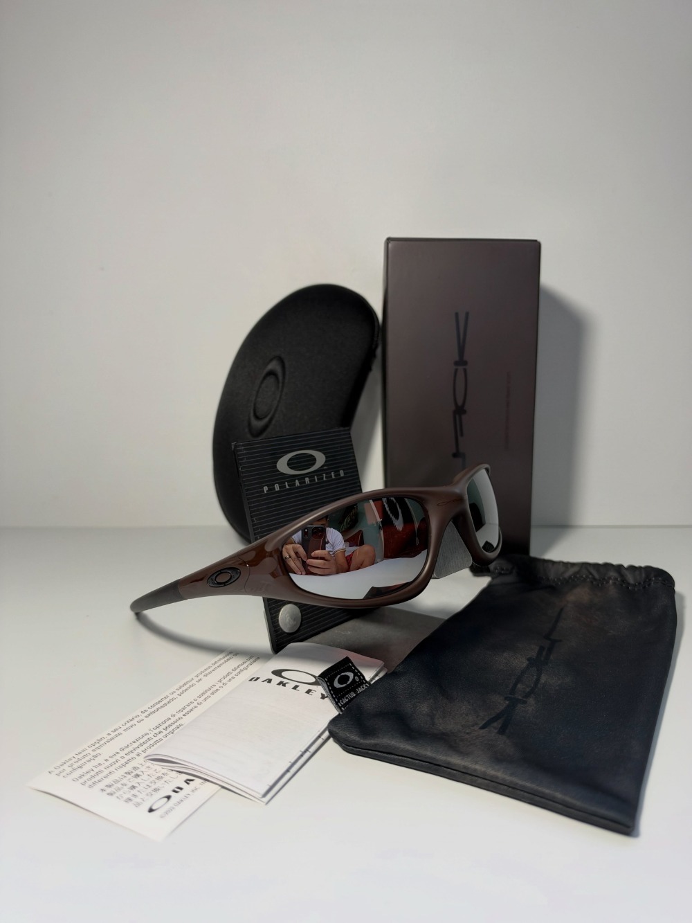 Cactus Jack x Oakley Óculos Straight Jacket 99 Brown