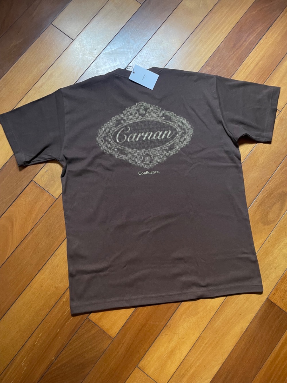 Camiseta Carnan Lace Stamp Heavy Brown