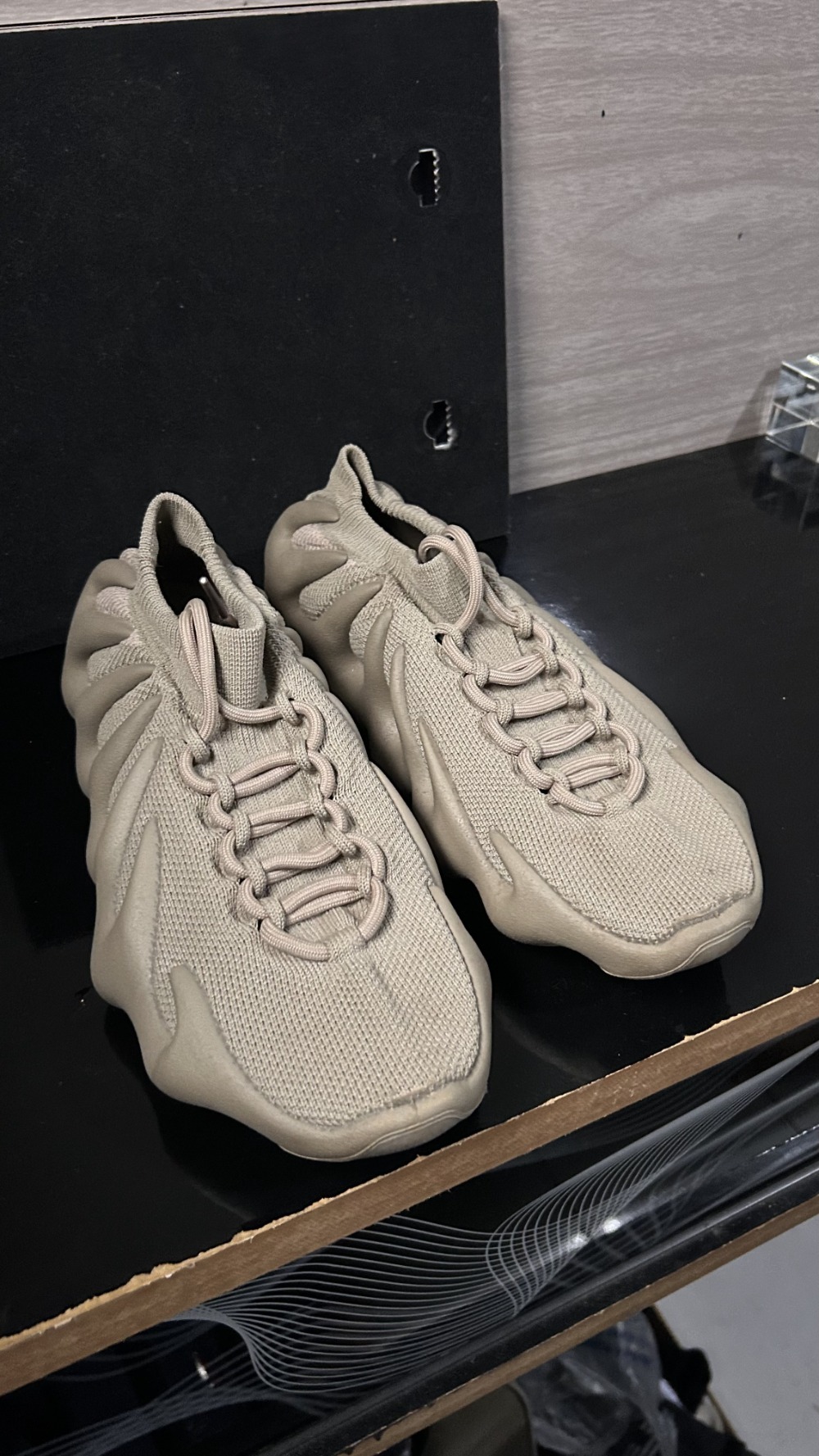 Yeezy 450 Stone Flax — 42, Usado