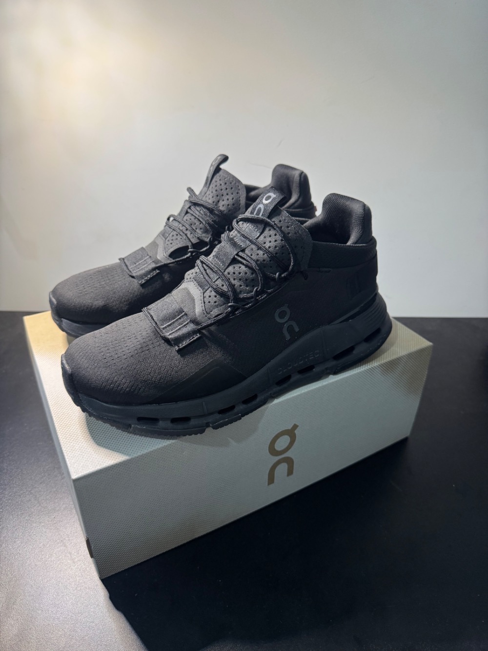 On Running Cloudnova Black