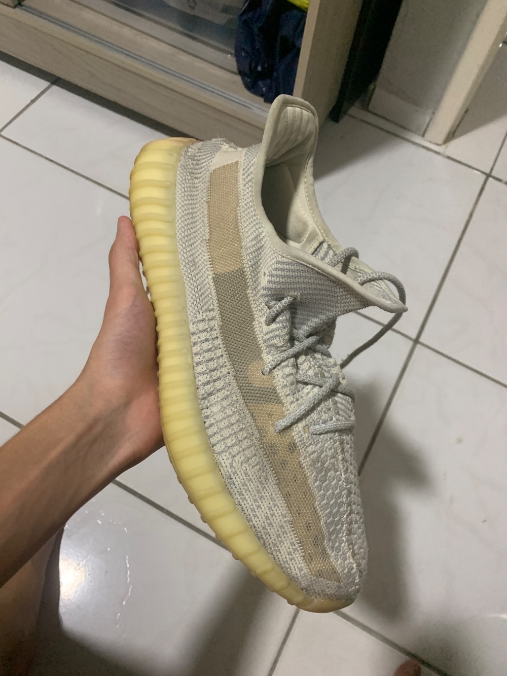 Yeezy Boost 350 v2 Light — 44.5, Usado