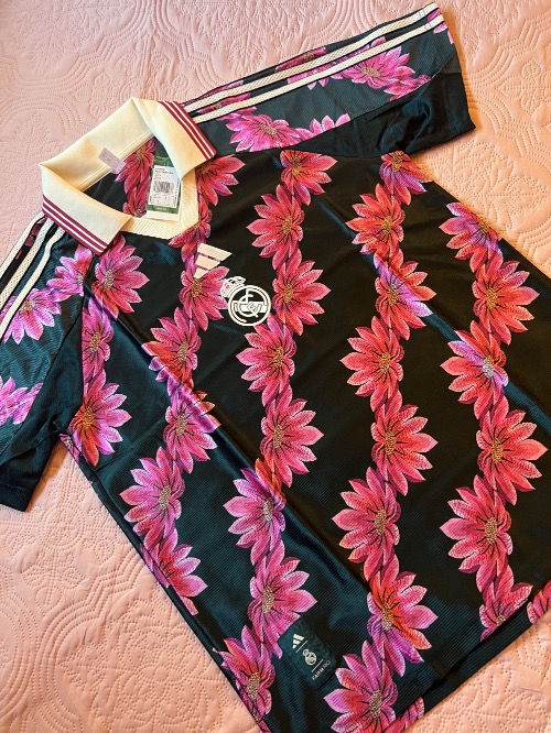 Real Madrid x FARM Rio x adidas Camiseta Flowerbana Aurora Ivy